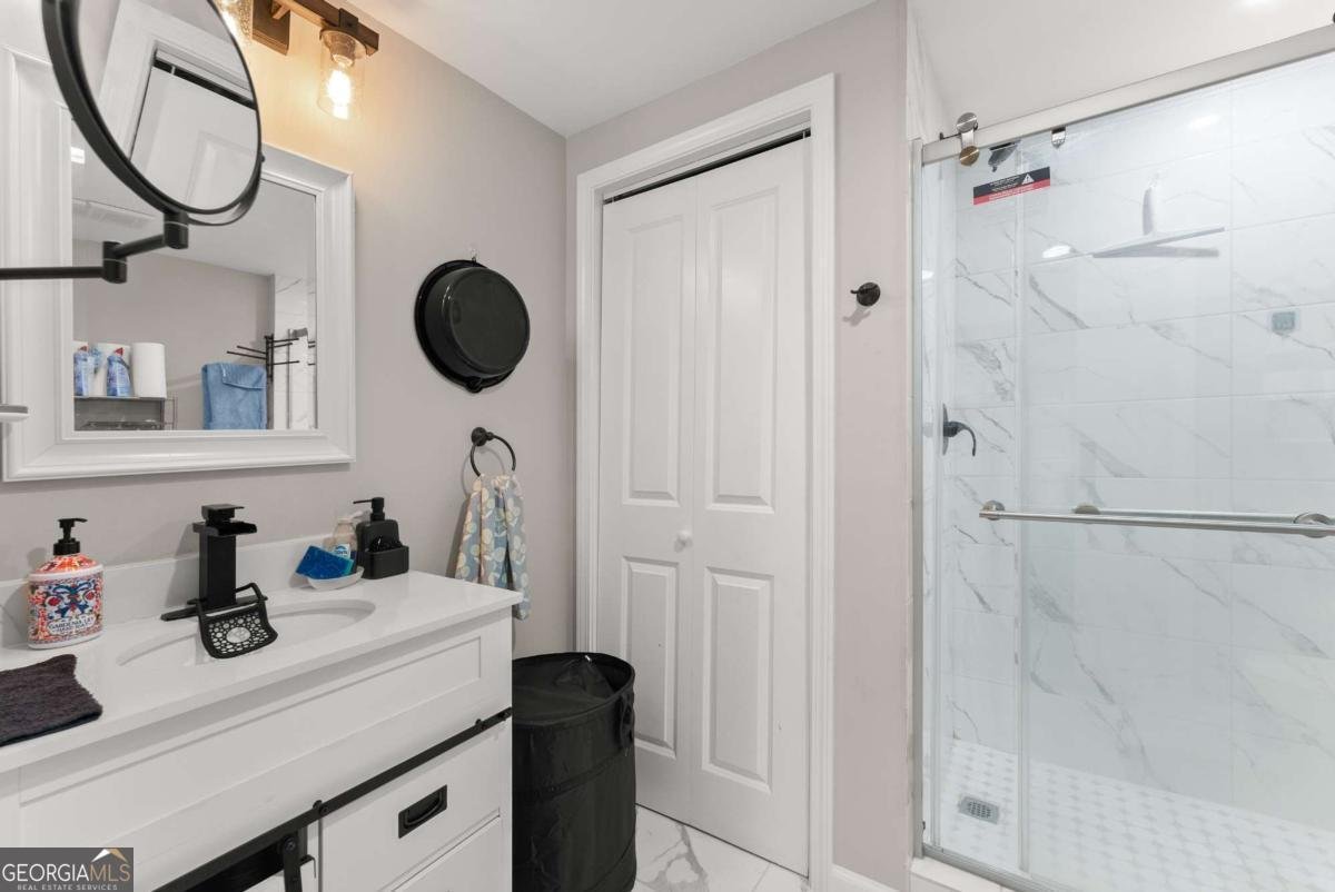 156 Round Pond Drive Lilburn - 43