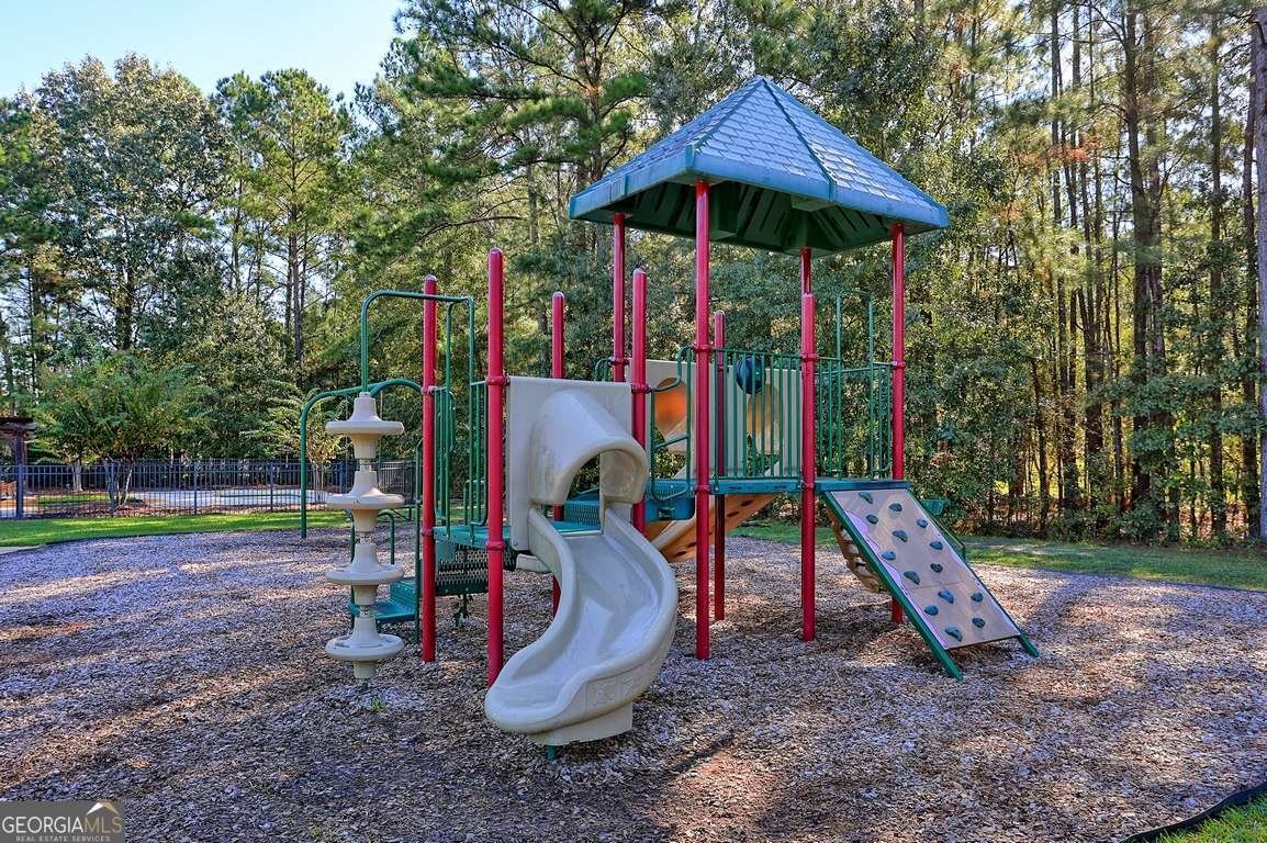 227 Standing Pine Circle Pooler - 31