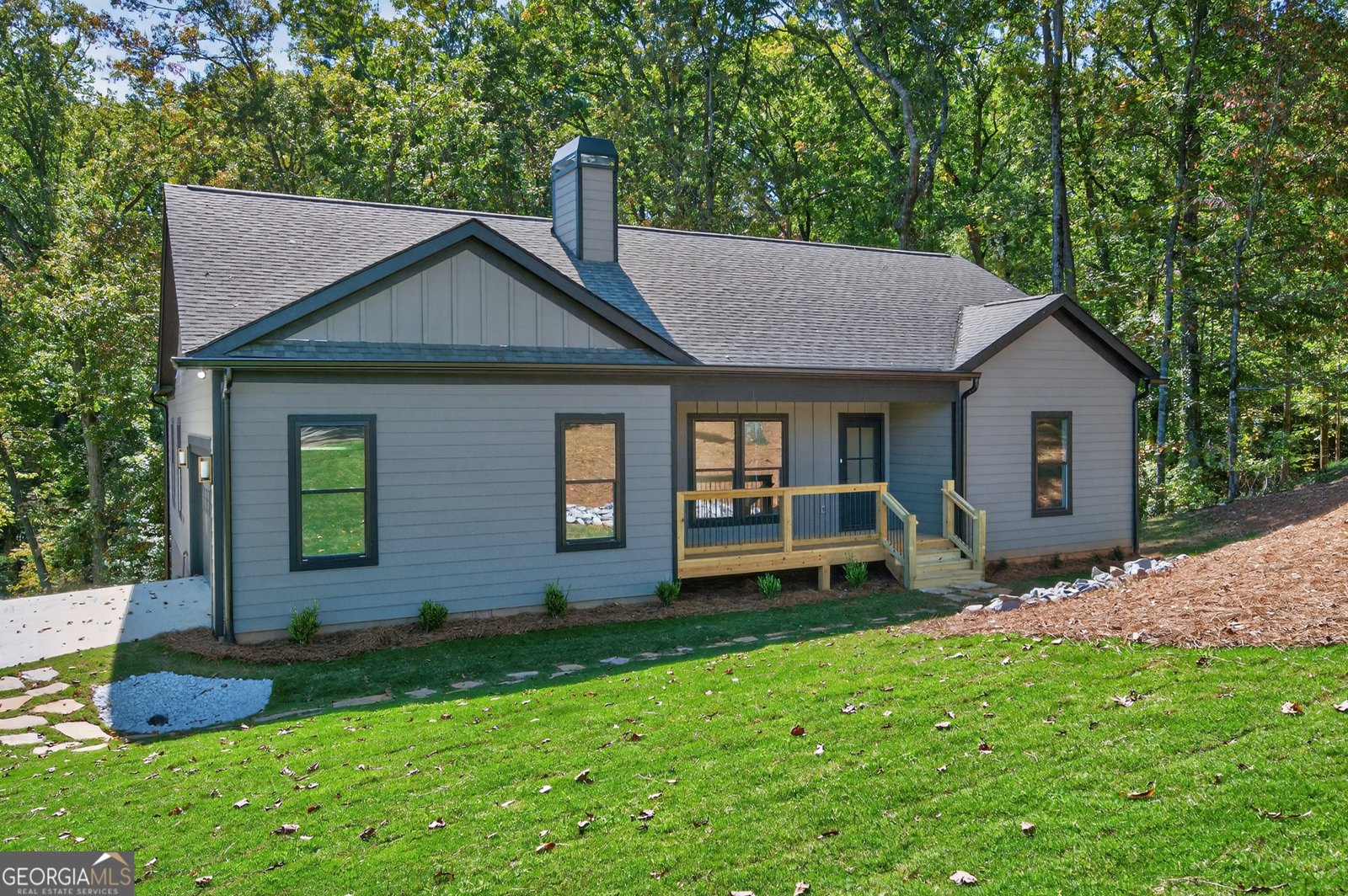 33 Ridge Crest Court Cleveland - 2