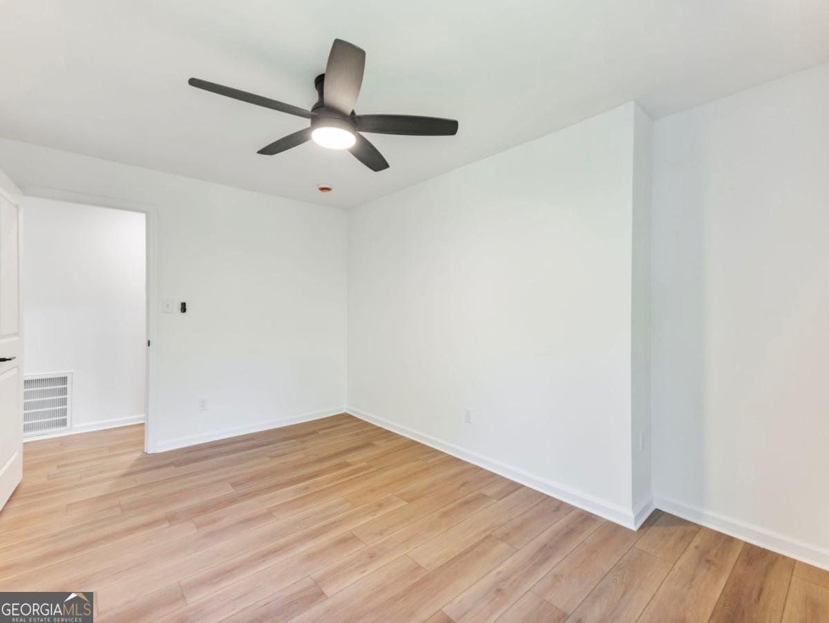 1328 Jefferson Highway Winder - 32
