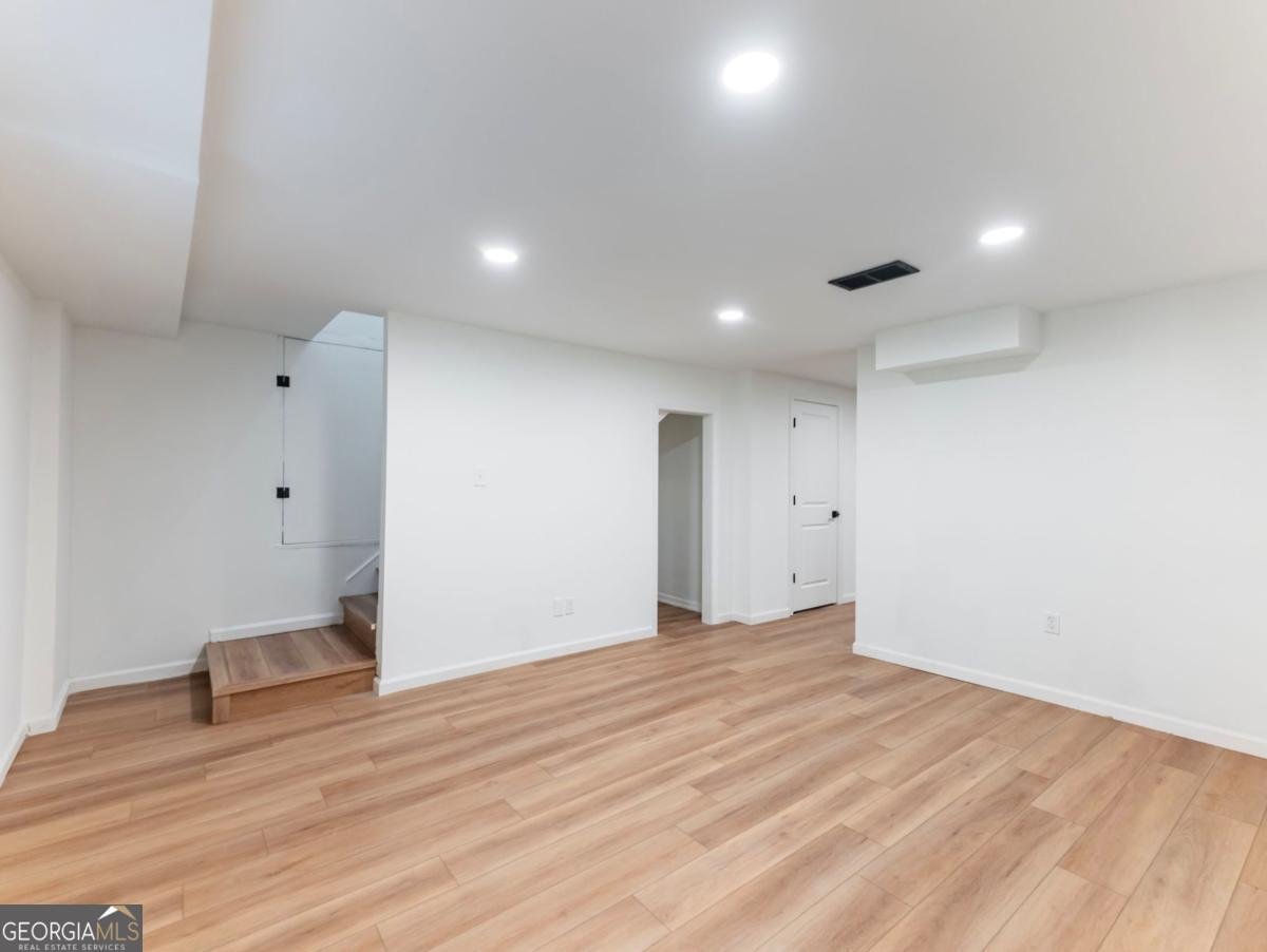 1328 Jefferson Highway Winder - 39