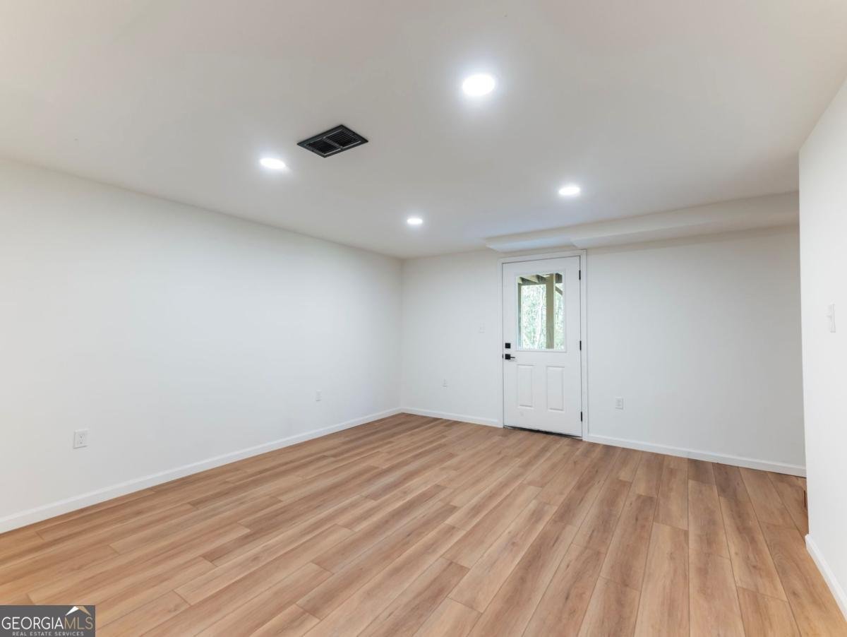 1328 Jefferson Highway Winder - 40