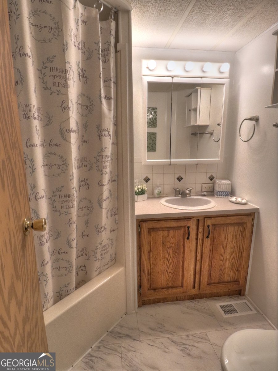 90 Campfire Drive Cleveland - 17