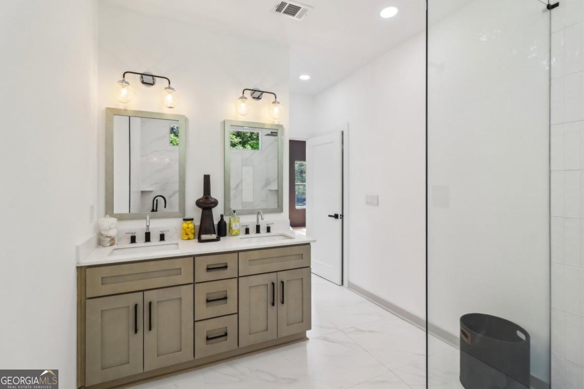 1129 Victory Drive Atlanta - 7