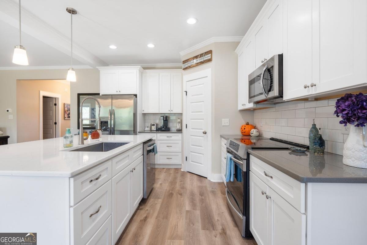 801 Hollly Ridge Drive Gray - 17