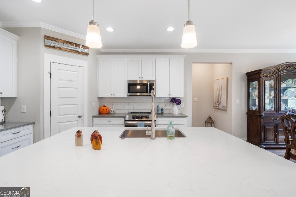 801 Hollly Ridge Drive Gray - 19