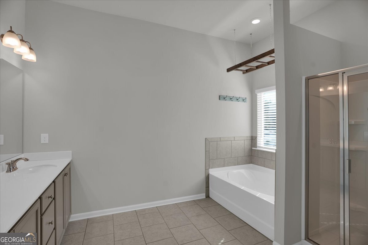 1506 Ashbrooke Trace Drive Stone Mountain - 14