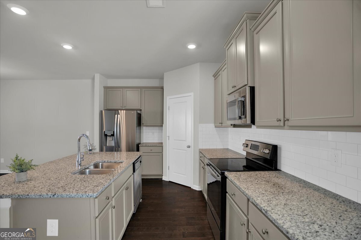 1506 Ashbrooke Trace Drive Stone Mountain - 5