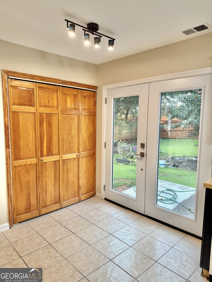 6126 MARBUT Road Lithonia - 6