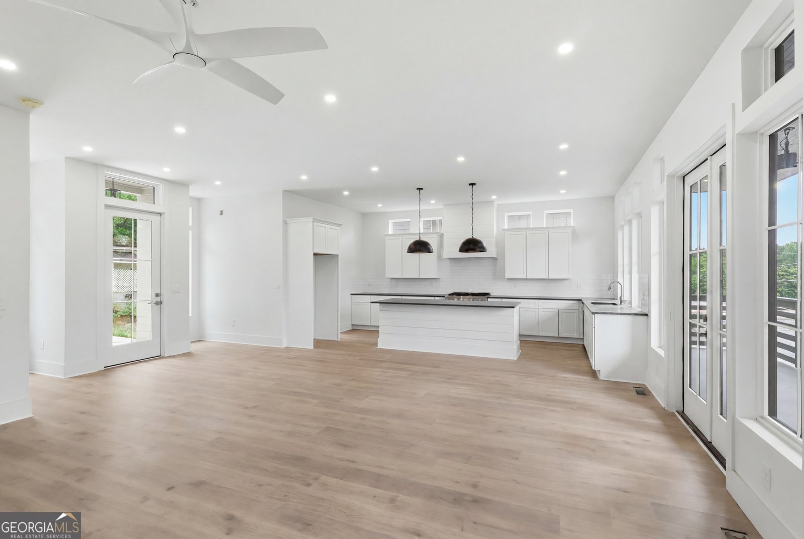 172 Railroad Street Canton - Photo 14