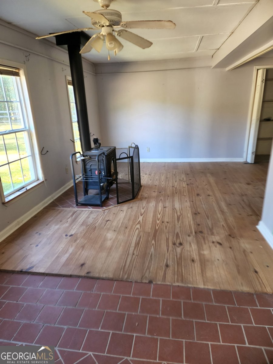 1048 Seals Road Dallas - 2