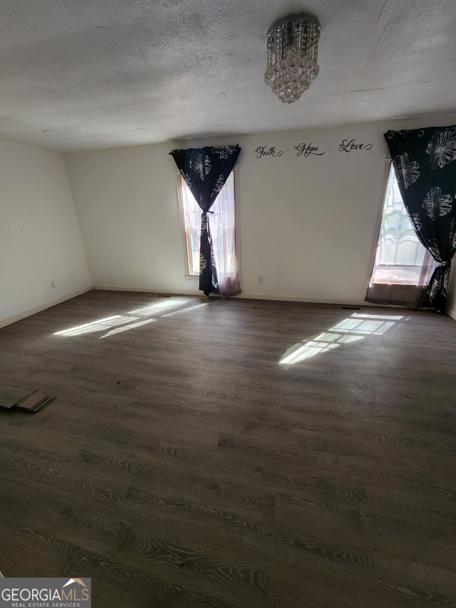 1048 Seals Road Dallas - 23