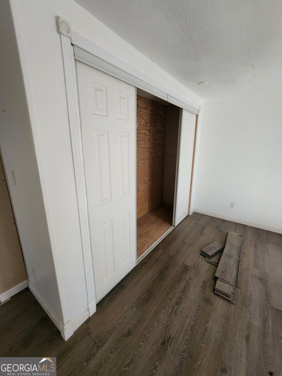 1048 Seals Road Dallas - 24