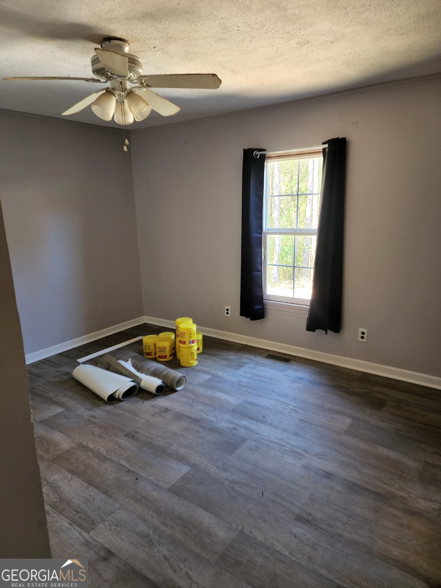 1048 Seals Road Dallas - 8