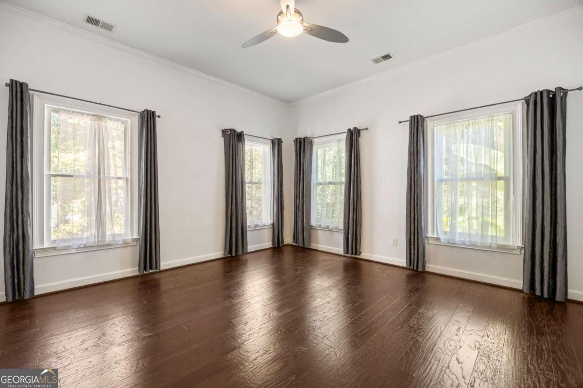300 Island Cove Drive Newnan - 36