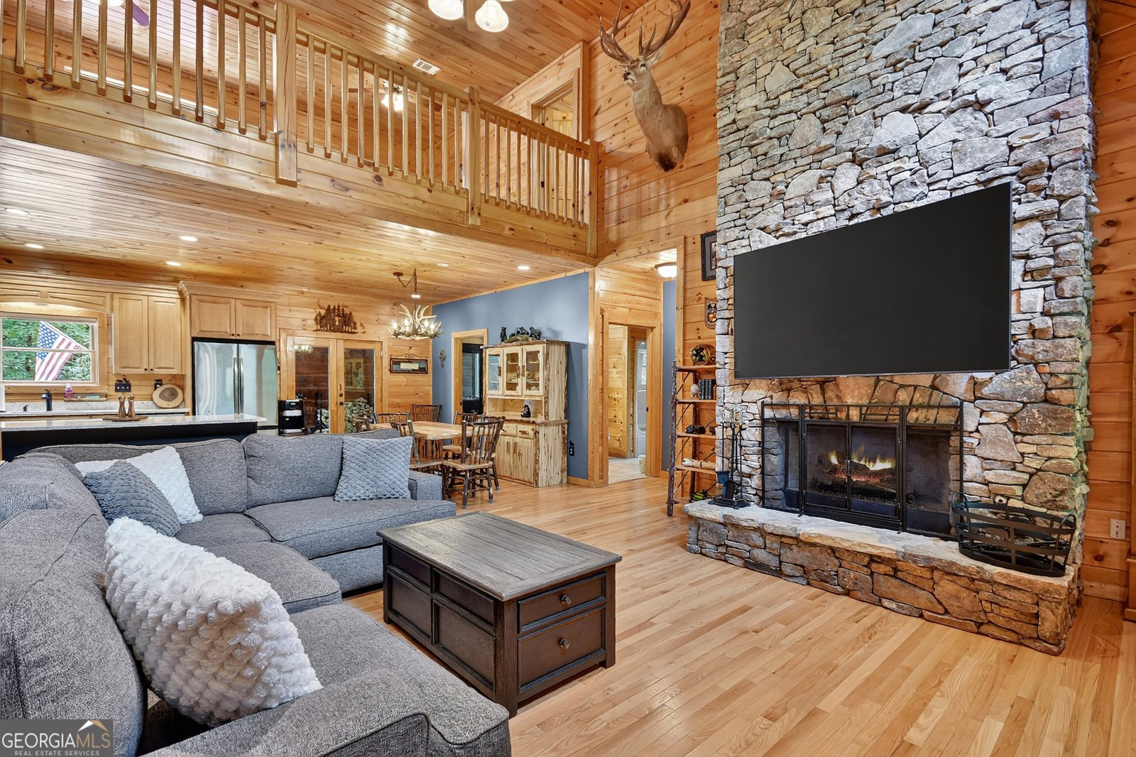 2587 Goose Island Road Cherry Log - 15