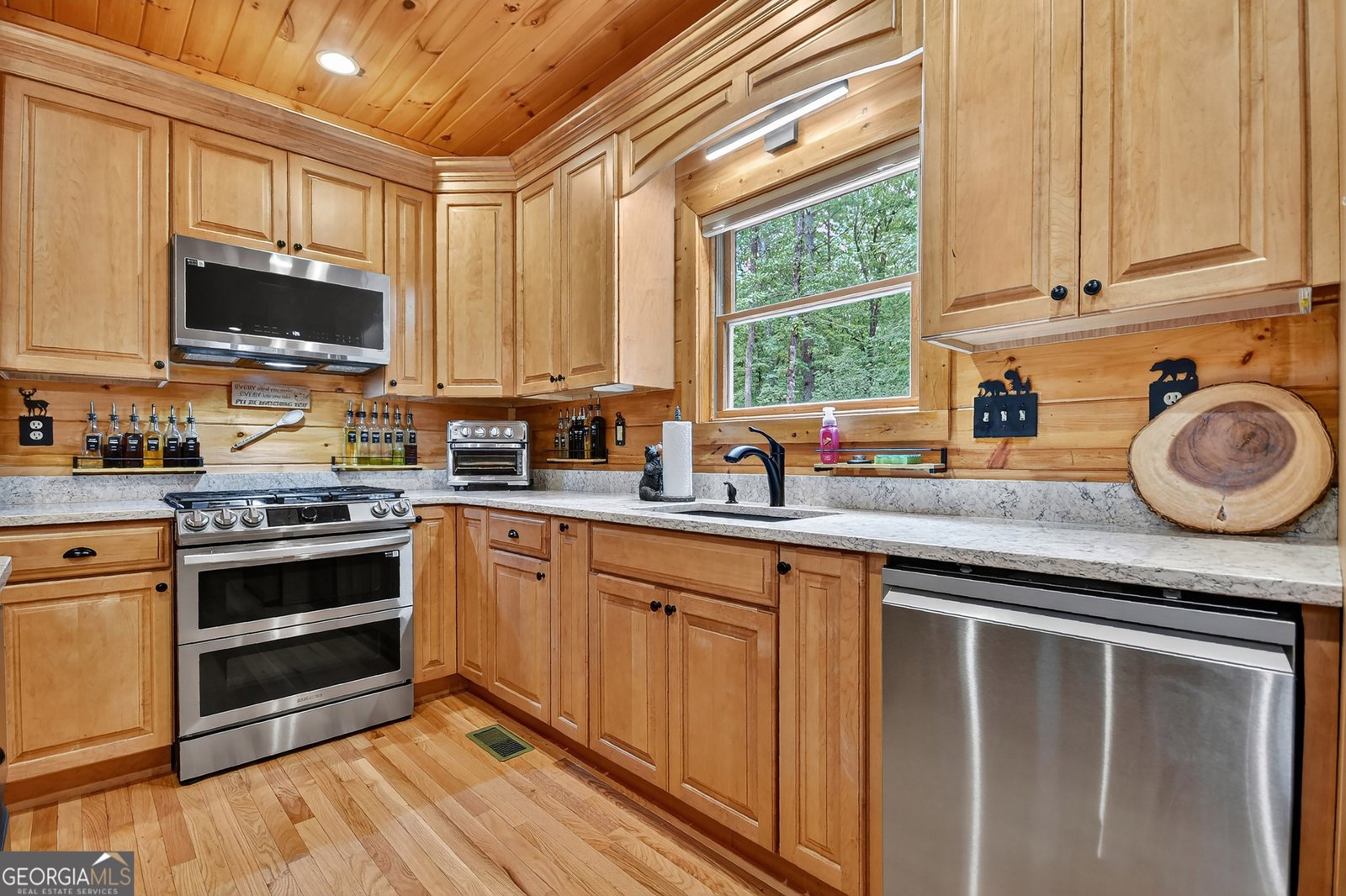 2587 Goose Island Road Cherry Log - 21