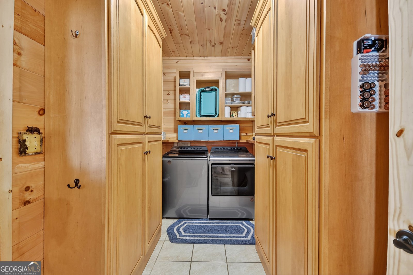 2587 Goose Island Road Cherry Log - 31