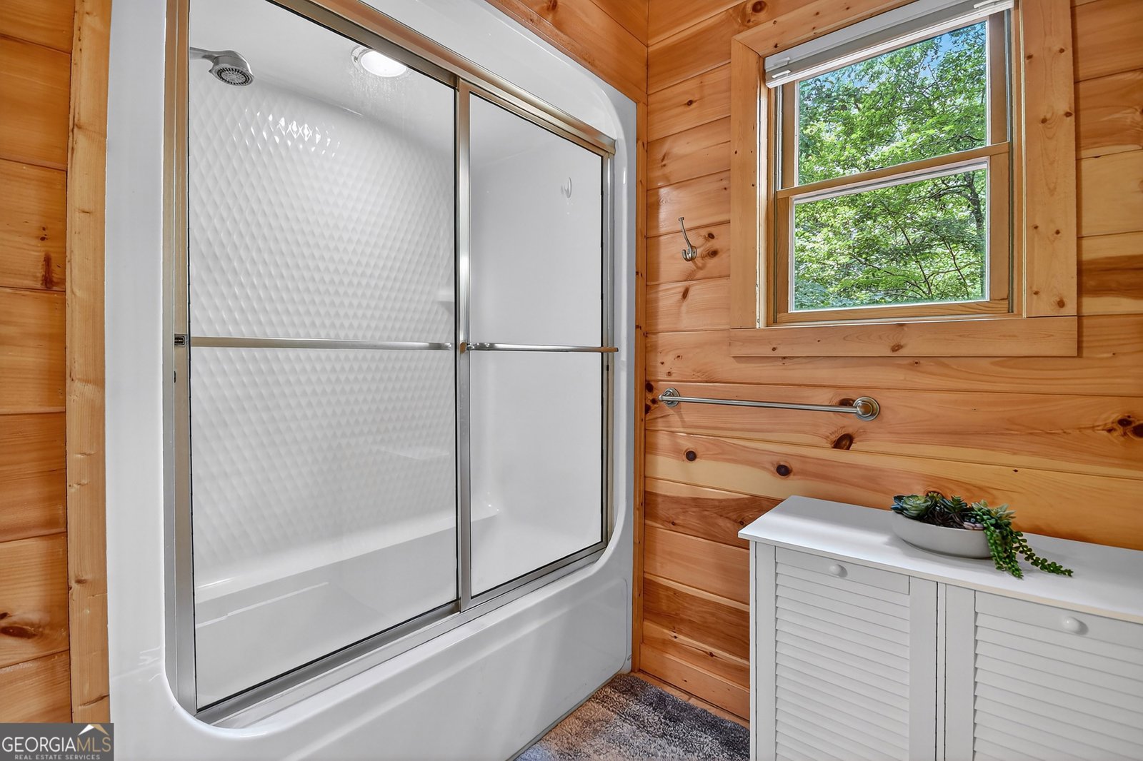 2587 Goose Island Road Cherry Log - 34