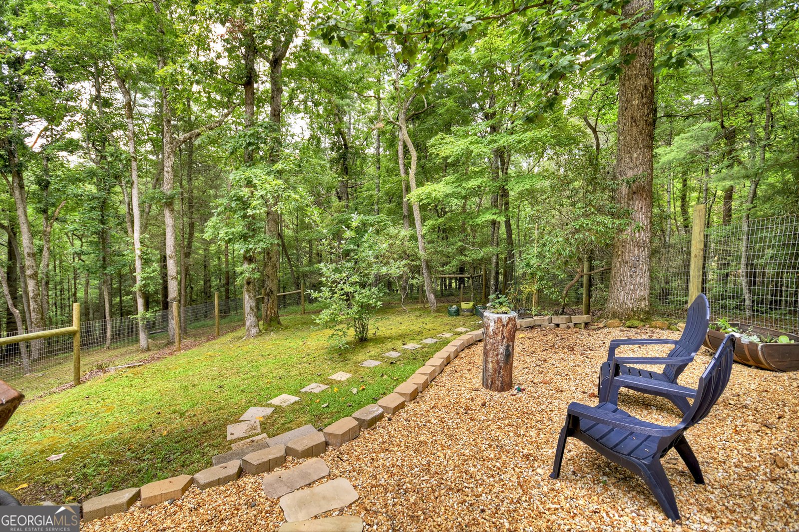 2587 Goose Island Road Cherry Log - 6