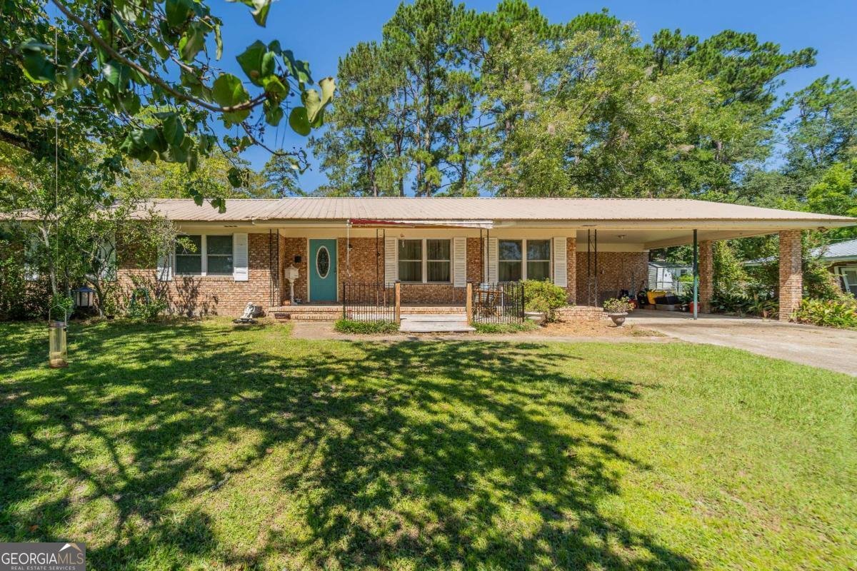 1703 Rainbow Drive Waycross - 1