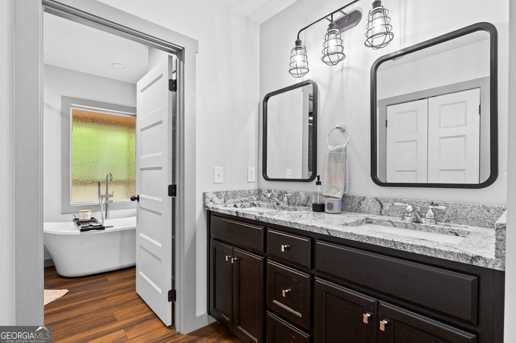 35 Indian Trace Mineral Bluff - 25