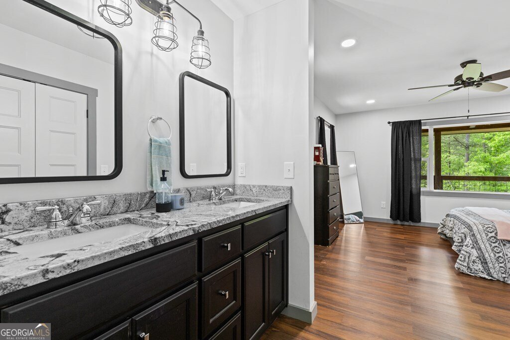 35 Indian Trace Mineral Bluff - 31