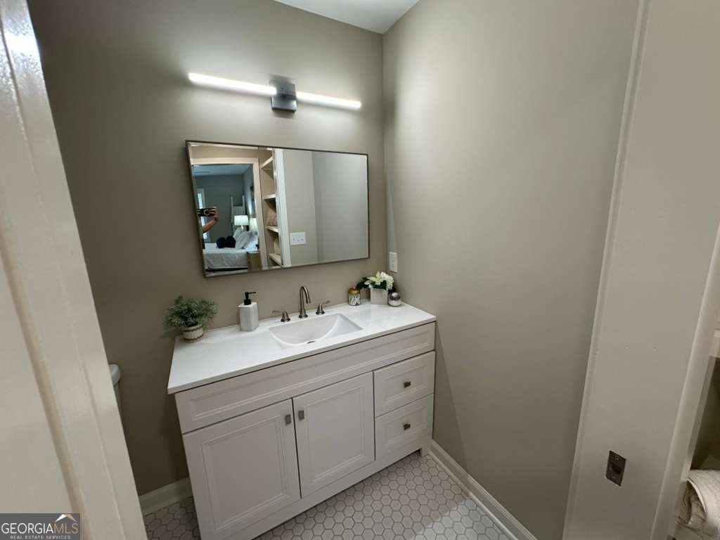 6376 Hollywood Drive Forest Park - 14