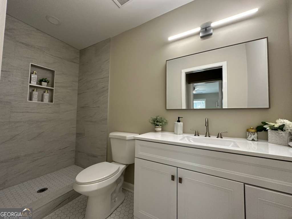 6376 Hollywood Drive Forest Park - 18