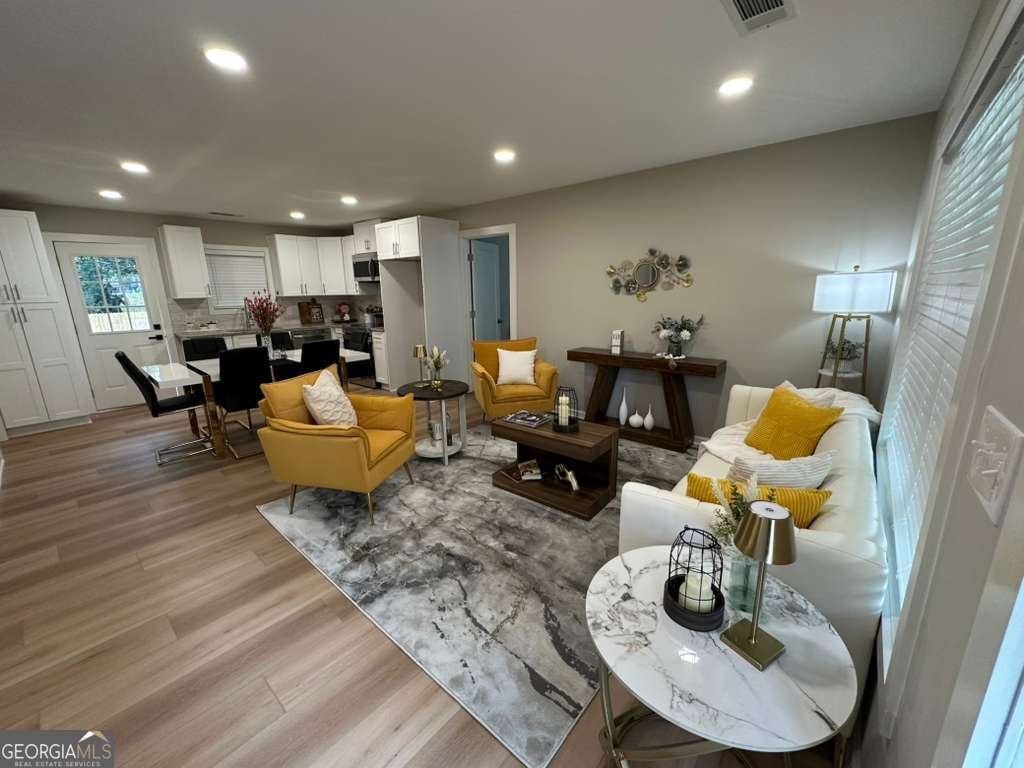 6376 Hollywood Drive Forest Park - 5