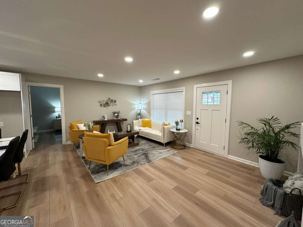 6376 Hollywood Drive Forest Park - 6