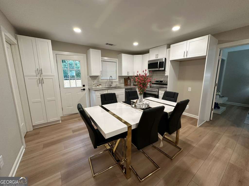 6376 Hollywood Drive Forest Park - 9