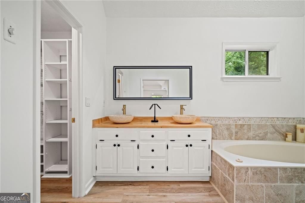 4220 Singing Post Lane Roswell - 34