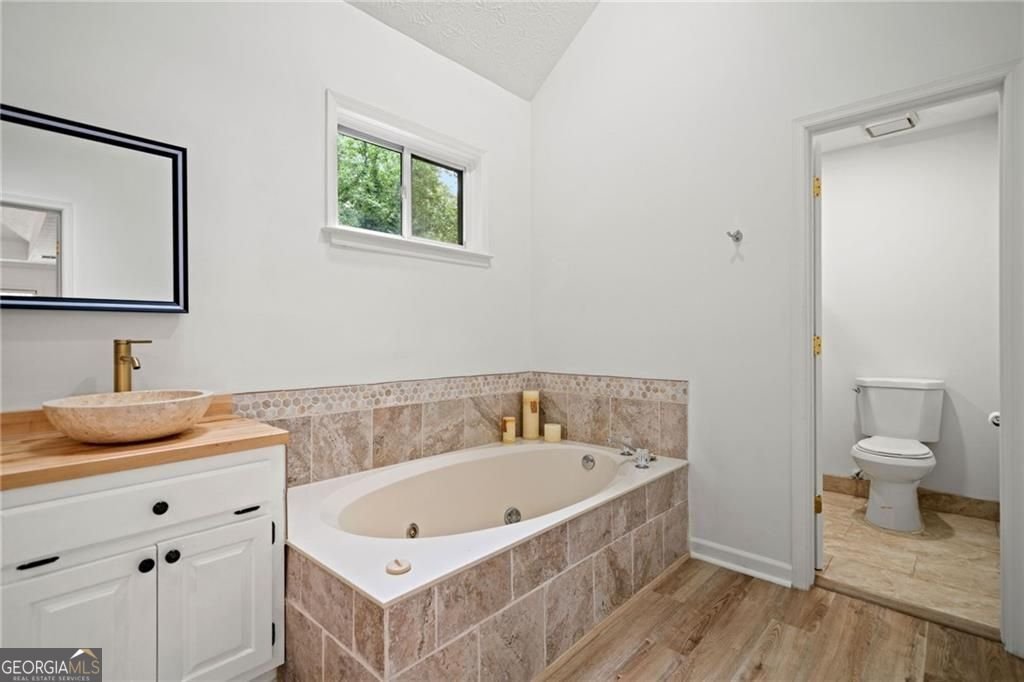 4220 Singing Post Lane Roswell - 35