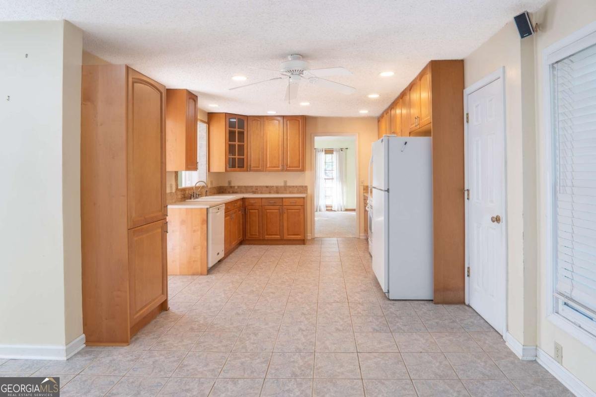 5904 CLAIRMONT Way Powder Springs - 5