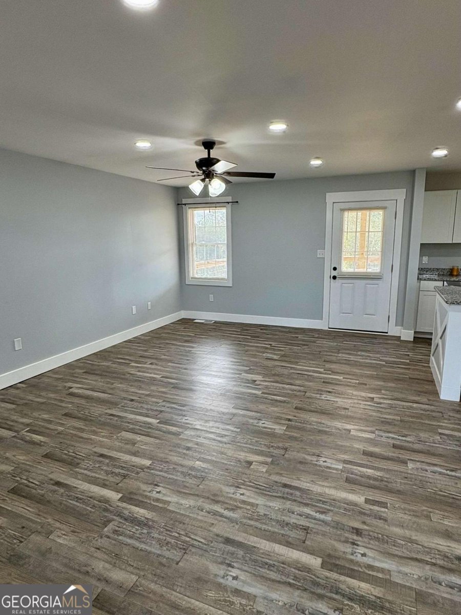 3614 Highway 72 Carlton - 3