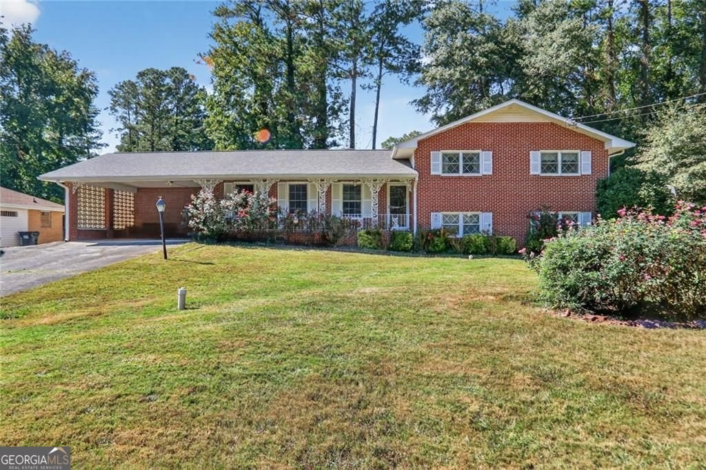 3553 Carriage Way East Point - 1