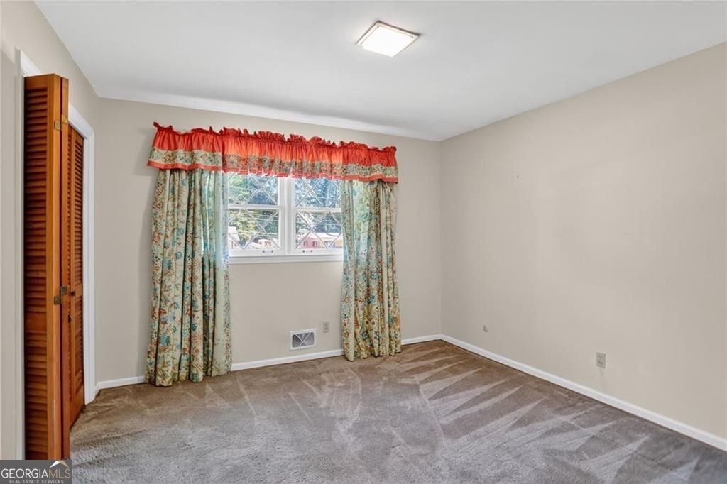 3553 Carriage Way East Point - 11
