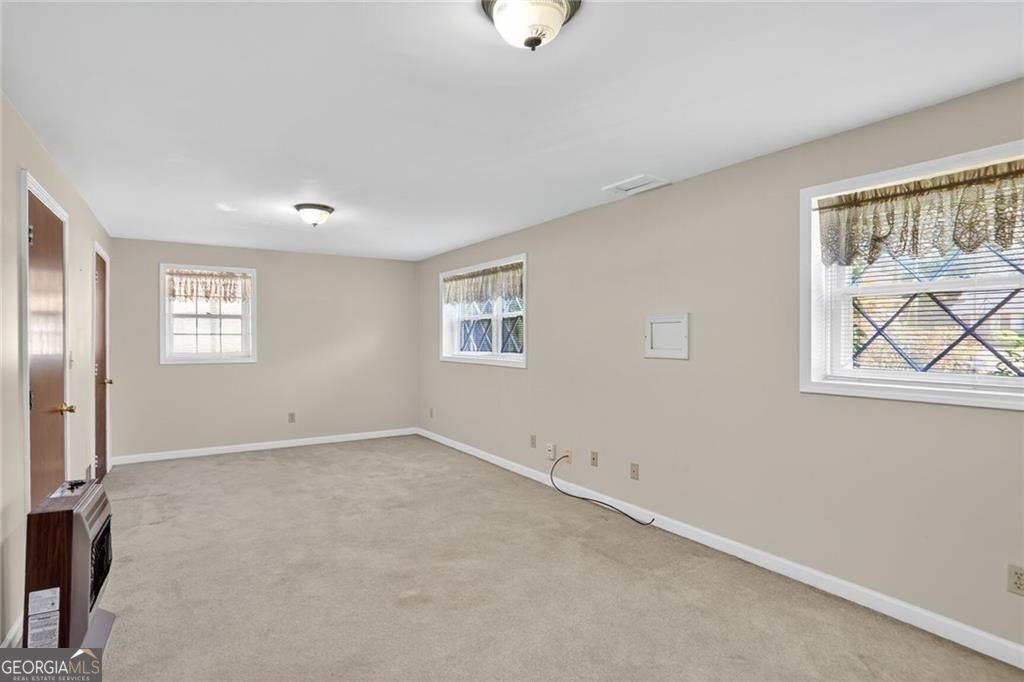 3553 Carriage Way East Point - 17