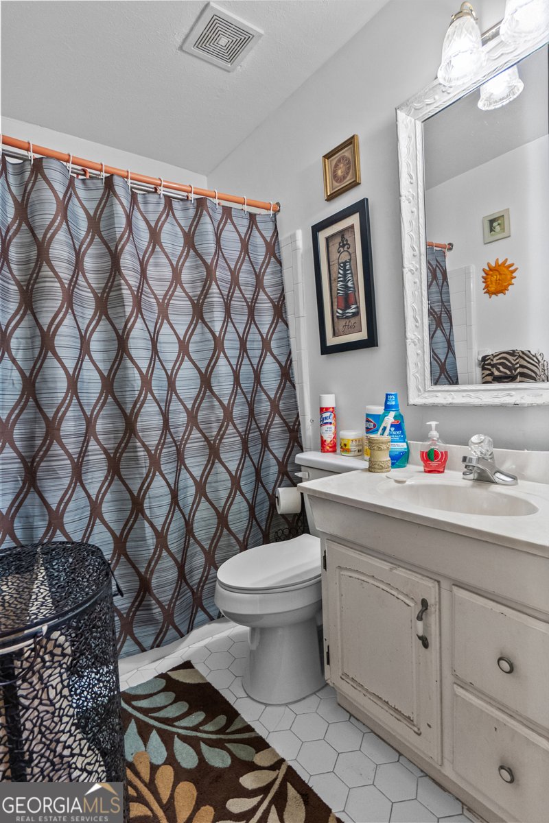 2101 Goldendale Lane Albany - 40