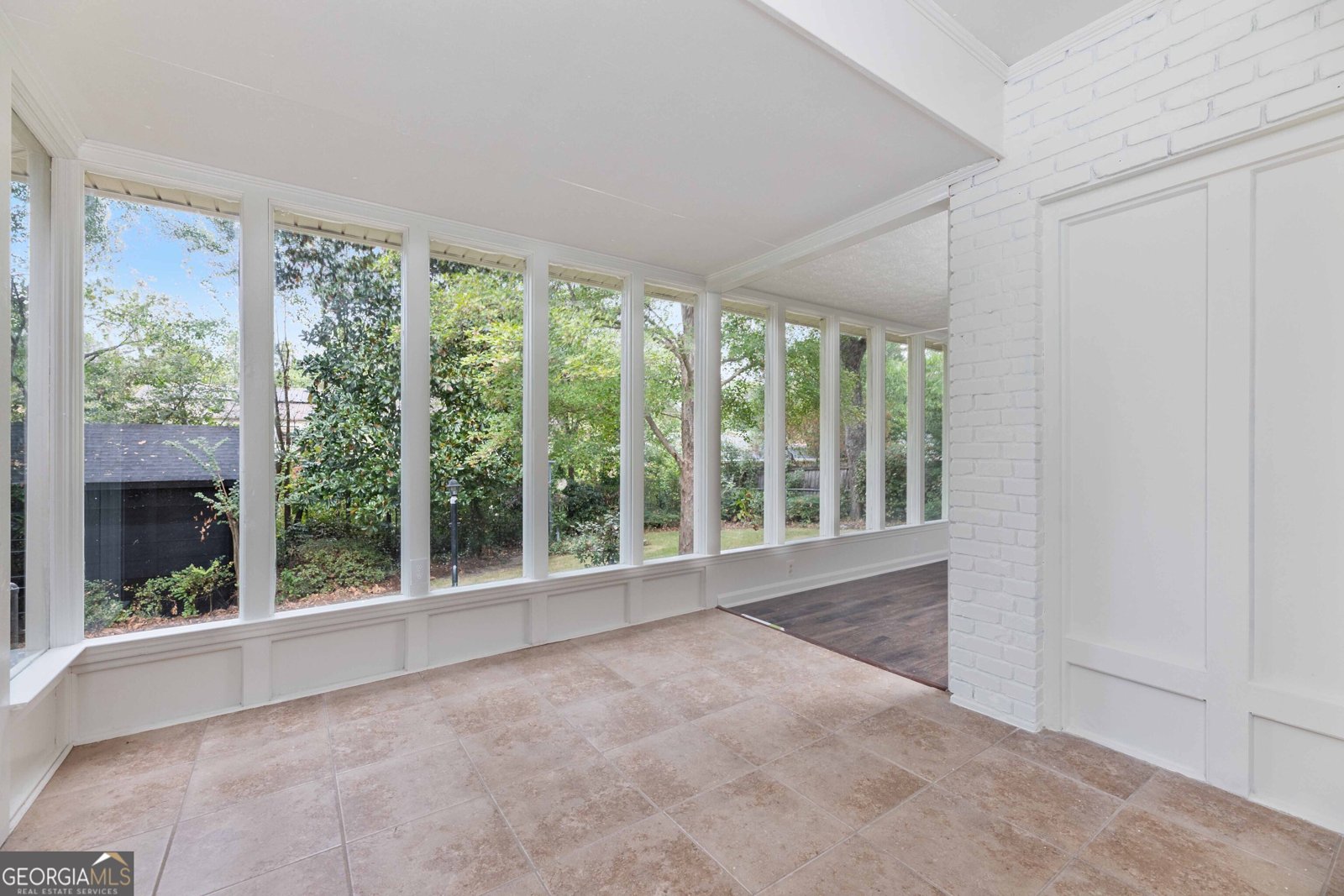 3425 Tomahawk Drive Columbus - 24