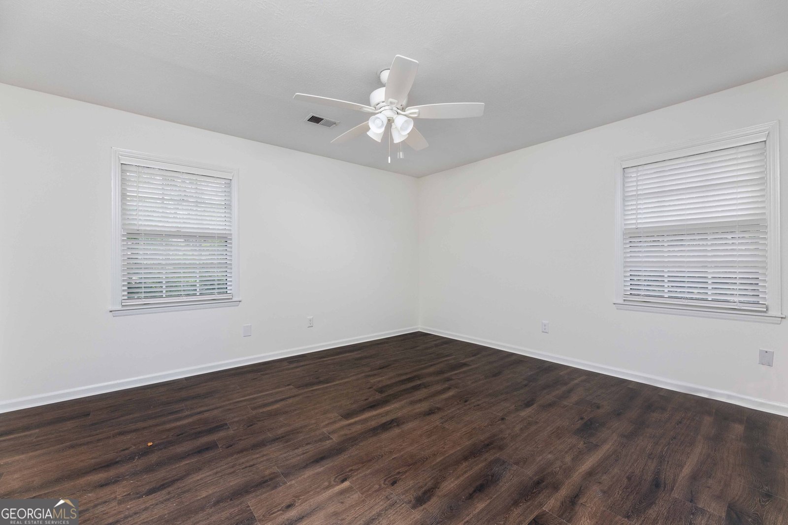 3425 Tomahawk Drive Columbus - 25