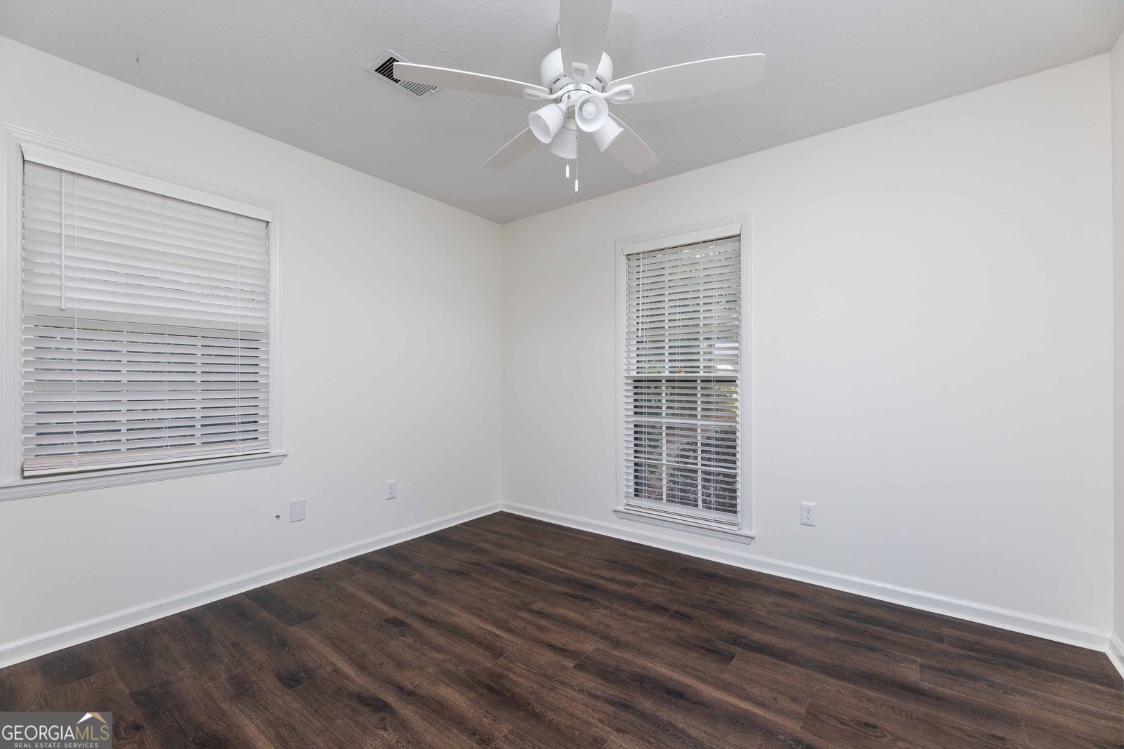 3425 Tomahawk Drive Columbus - 28