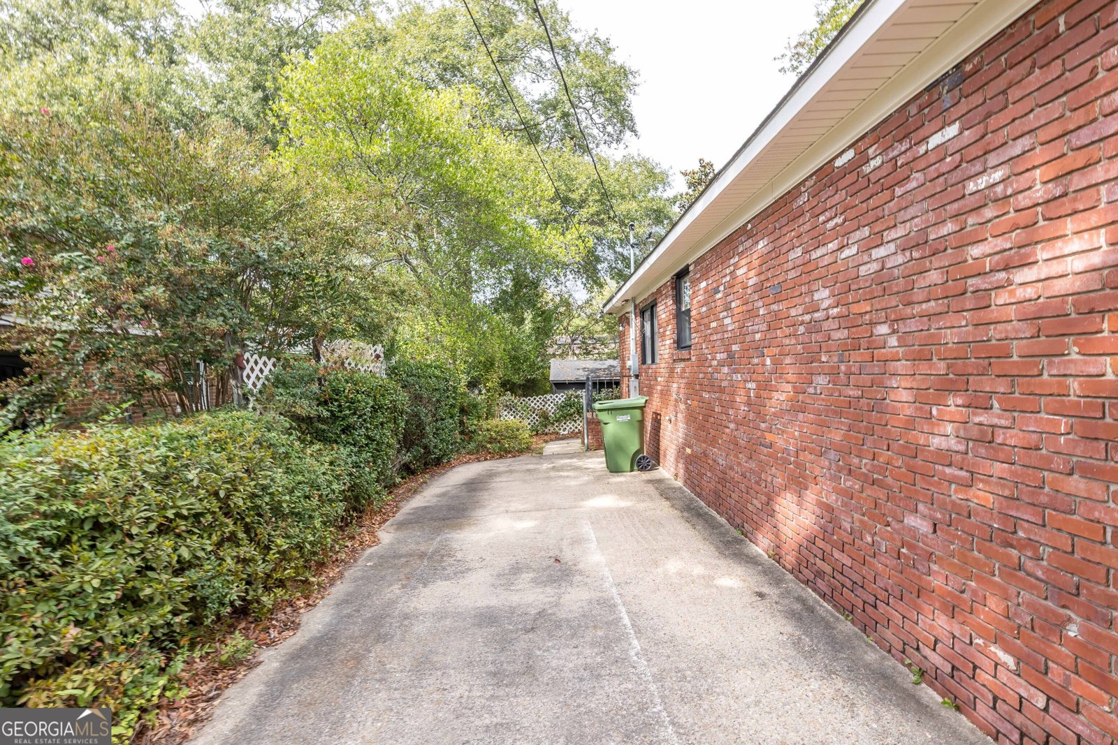 3425 Tomahawk Drive Columbus - 32