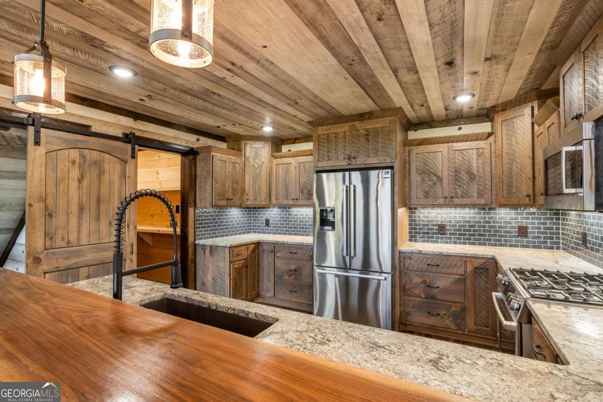 7590 Mobile Road Blue Ridge - 19