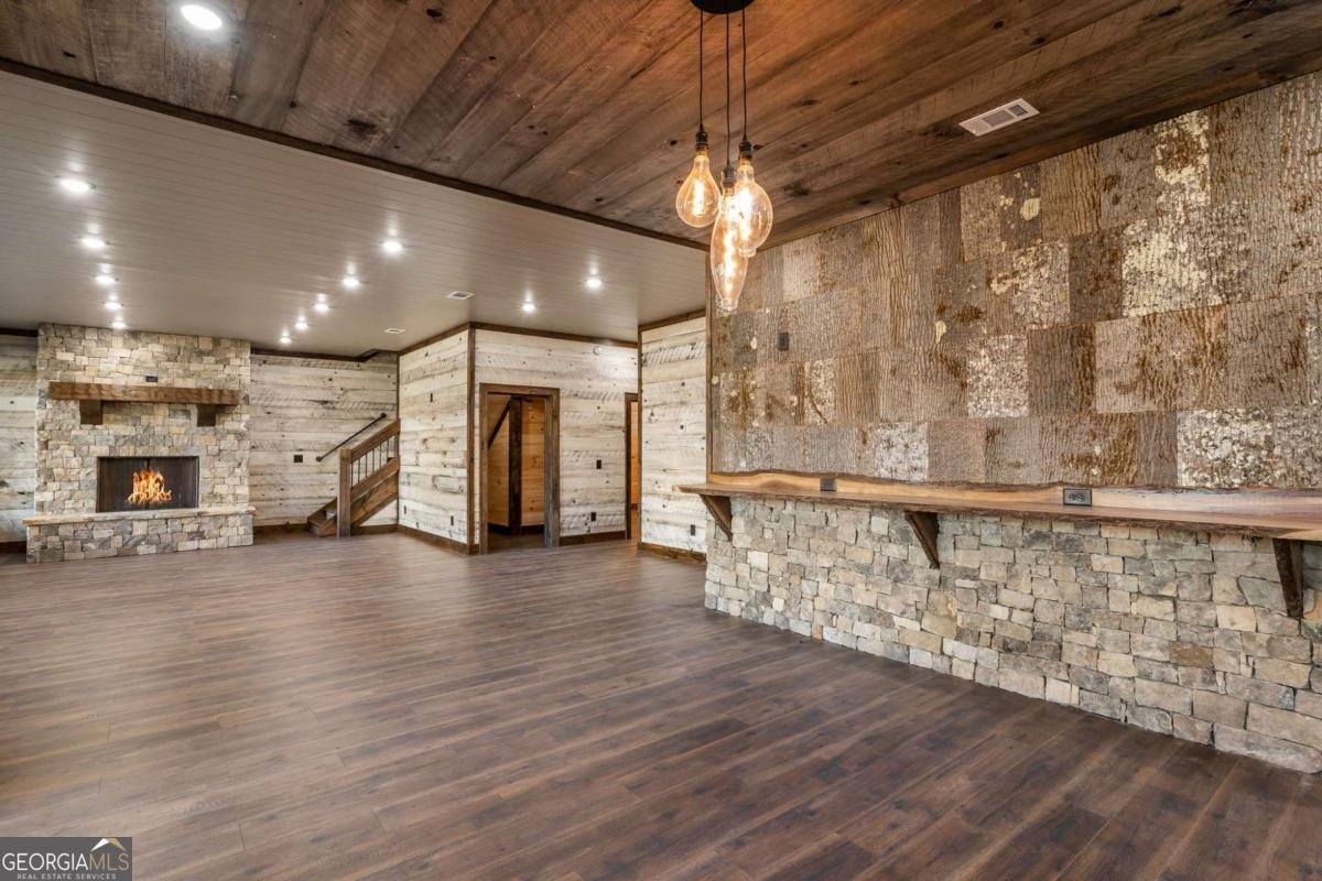 7590 Mobile Road Blue Ridge - 43