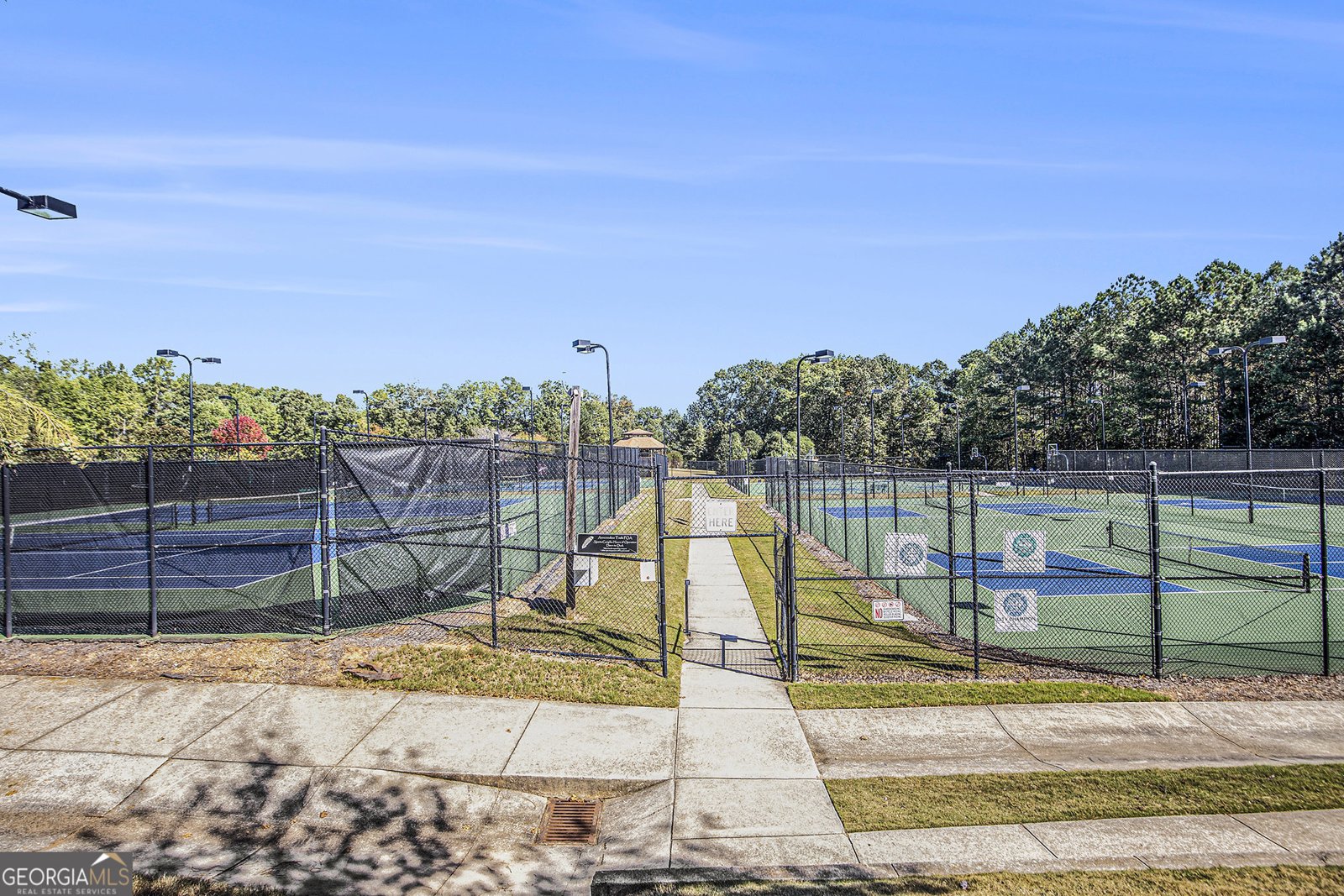 4702 Moccasin Court Douglasville - 31