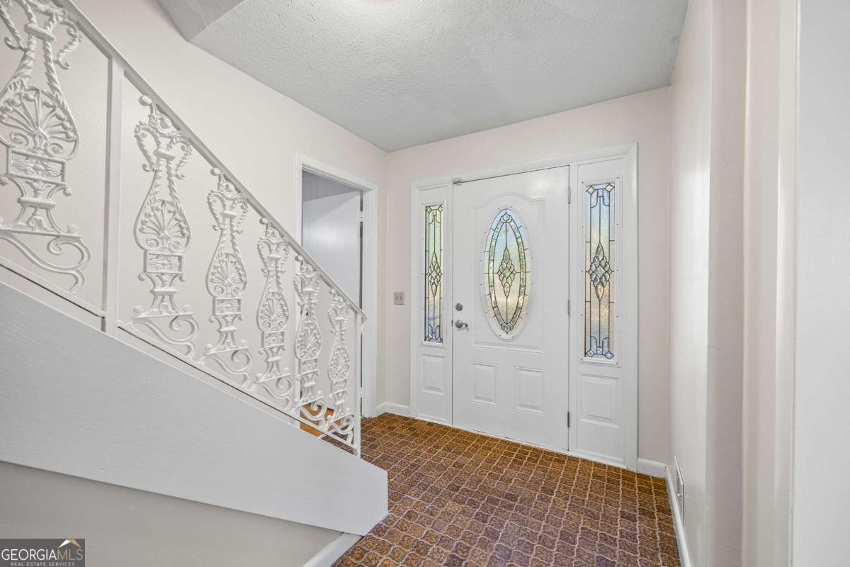 584 Oak Court Conyers - 3