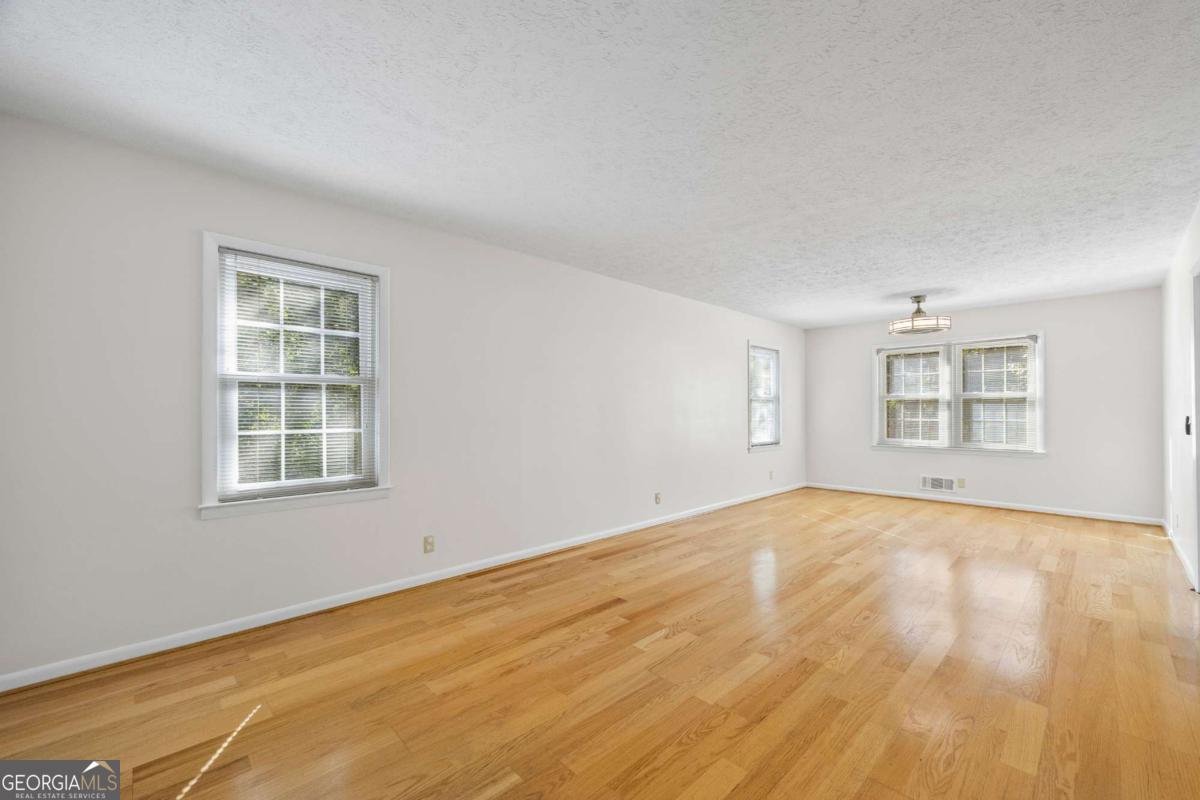 584 Oak Court Conyers - 4