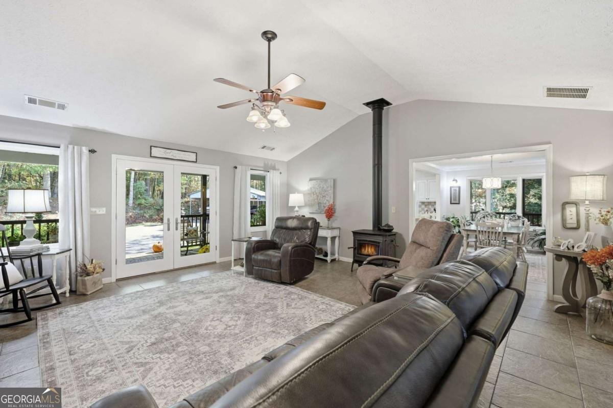 136 Ross Road Mineral Bluff - 9